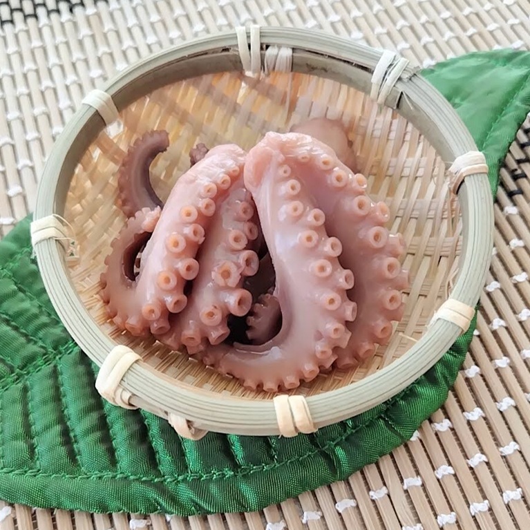 ボイル岩蛸2本足カット 16～20ｇ 1kg X1袋 焼物 煮物 蒸し物 松葉蛸 弁当 おせち