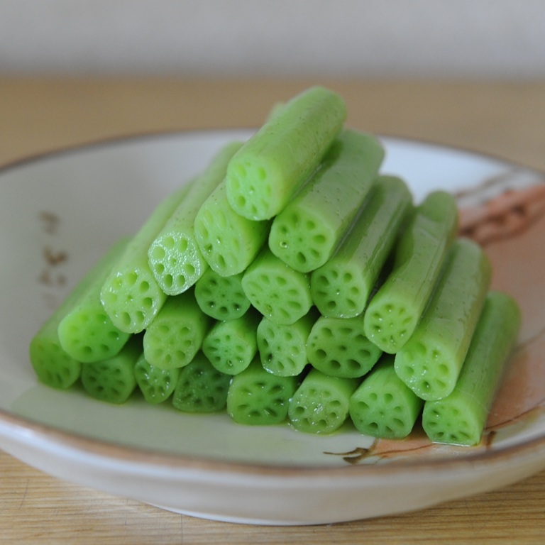 シャキシャキ 蓮の芽わさび風味 500g X1袋【2袋以上でお願いします】はすの芽山葵風味漬物 蓮根 れんこん あしらい 酒の肴